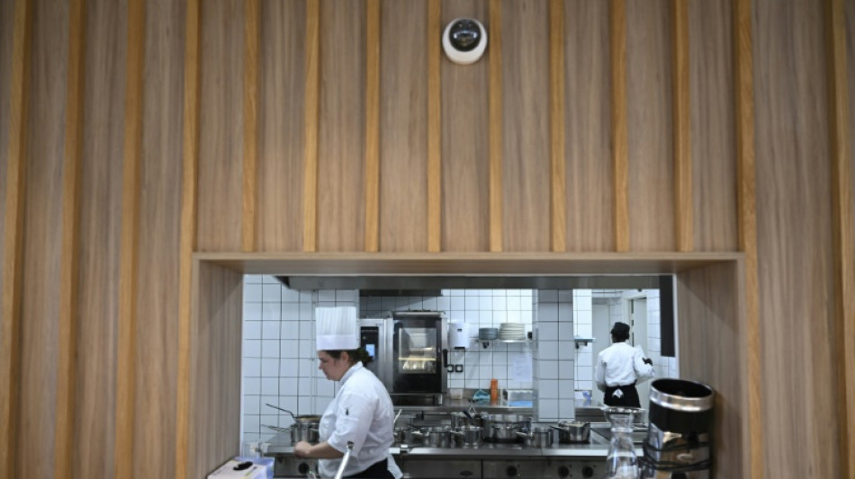 Aux "Beaux mets", un restaurant bistronomique en prison r&eacute;concilie "le dedans et le dehors"