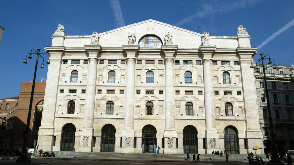 Borsa: Milano -0,23% in linea con Europa, avanza ancora Amplifon