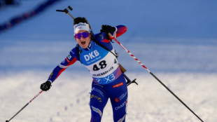 Biathlon: Lou Jeanmonnot rate la victoire &agrave; 2 dixi&egrave;mes de Preuss