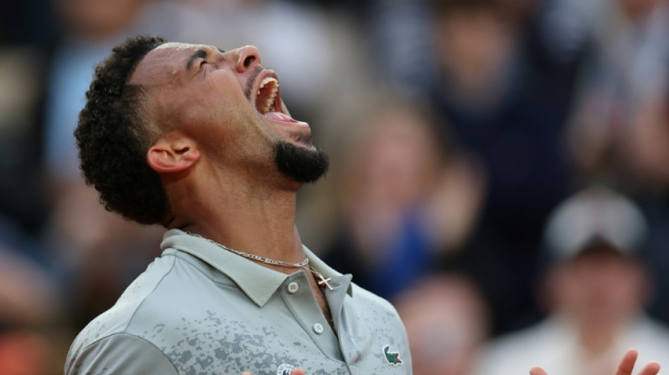 Roland-Garros: les favoris fran&ccedil;ais confirment, les outsiders en difficult&eacute;