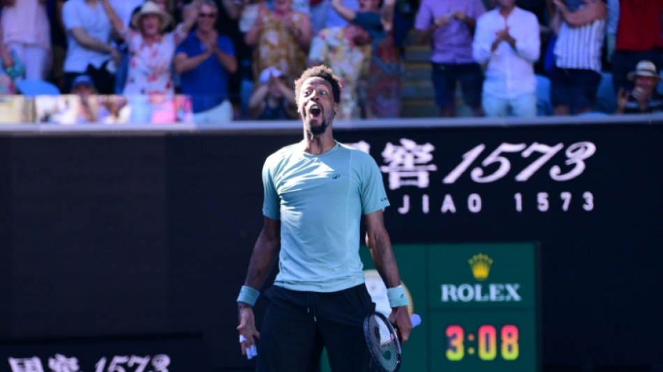Aos 38 anos, Monfils vence Fritz e vai &agrave;s oitavas do Aberto da Austr&aacute;lia