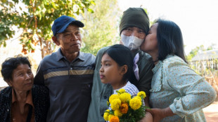 Les cinq otages tha&iuml;landais lib&eacute;r&eacute;s par le Hamas de retour chez eux