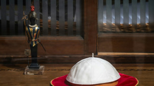 Alto, mediano, bajo: el arte de vestir al nuevo papa