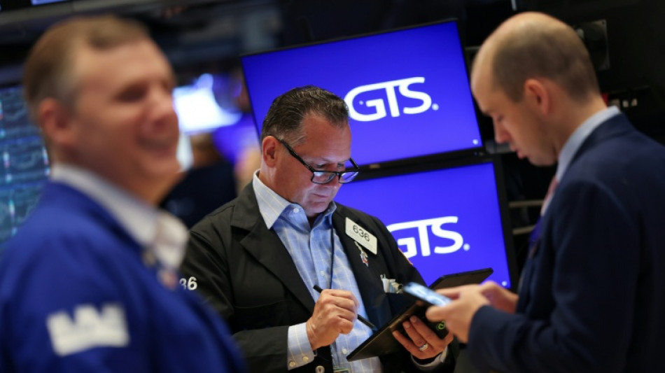 Wall Street recule, recherche plus de clart&eacute; sur le plan commercial