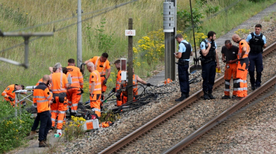 Sabotages sur le r&eacute;seau SNCF: toujours des annulations et retards, l'enqu&ecirc;te se poursuit