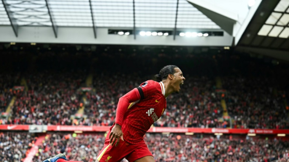 Ap&oacute;s renovar com Salah, Liverpool garante perman&ecirc;ncia de Van Dijk at&eacute; 2027