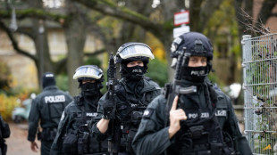 Mann f&auml;hrt in brennendem Auto zu Tankstelle: Gro&szlig;einsatz der Polizei in Hannover