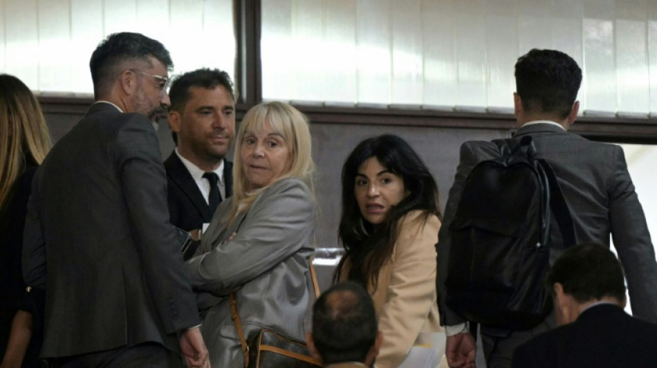 Maradona era "un paciente muy dif&iacute;cil", dijo m&eacute;dico en juicio por su muerte