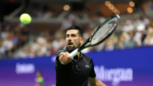 Djokovic sofre mas vence em sua estreia no US Open