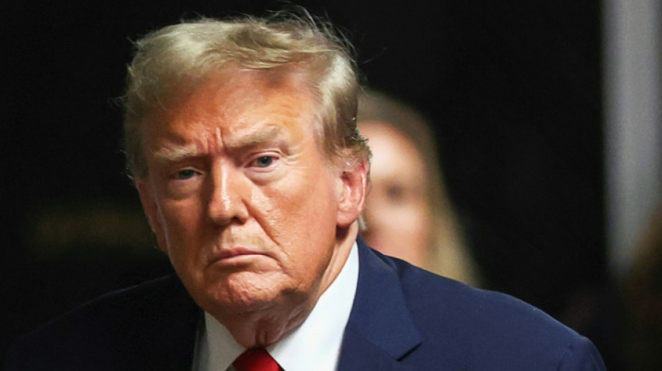 Au proc&egrave;s Trump, la d&eacute;fense &agrave; l'assaut de l'accusateur num&eacute;ro un 