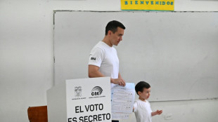 Ecuador vota sobre el regreso de las bases militares extranjeras y la nueva Constitución