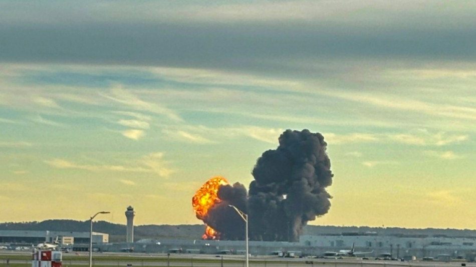 Mindestens neun Tote bei Absturz von Frachtflugzeug in US-Bundesstaat Kentucky