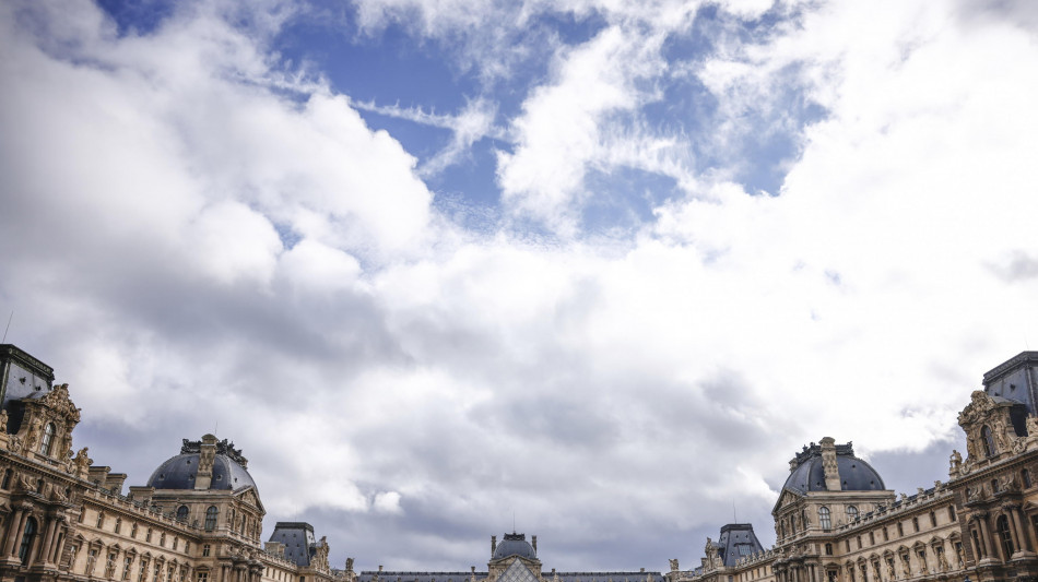'Evadete al Louvre', museo cancella lo slogan dal sito web