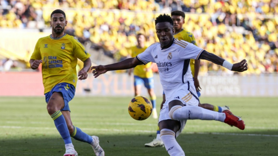 Real Madrid vence Las Palmas e lidera LaLiga; Bar&ccedil;a perde para Villarreal e Xavi anuncia sa&iacute;da