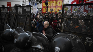 Milhares repudiam homenagem pol&ecirc;mica a v&iacute;timas da guerrilha na Argentina