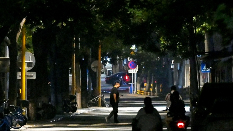 Un veh&iacute;culo embiste a peatones frente a una escuela primaria en Pek&iacute;n