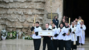 Ferveur et tradition catholiques aux obs&egrave;ques d'Emile dans le Var