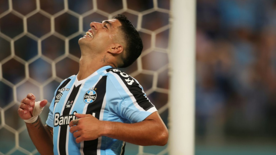 Bielsa dever&aacute; convocar Su&aacute;rez para pr&oacute;ximos jogos do Uruguai nas Eliminat&oacute;rias
