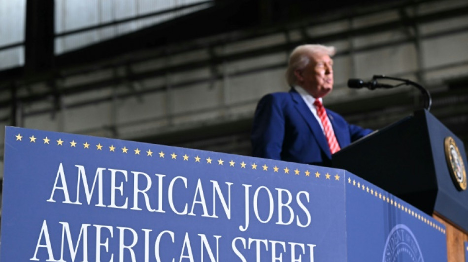 Trump se cramponne &agrave; ses droits de douane, double ceux sur l'acier et l'aluminium import&eacute;s