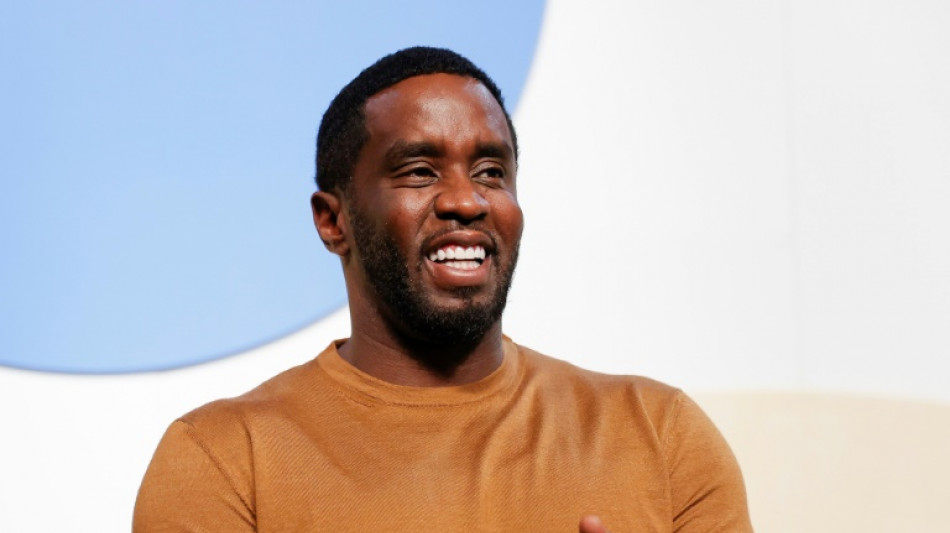 Autoridades realizam buscas em mans&otilde;es do rapper Diddy nos EUA