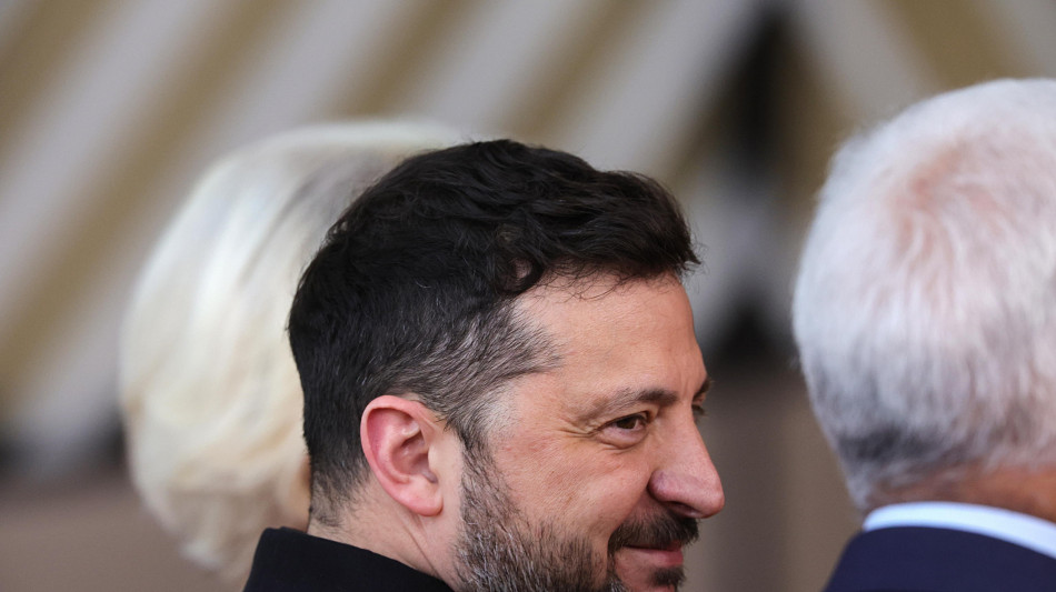 Zelensky, 'Mosca prevede di conquistare il Donetsk entro il 31 dicembre'