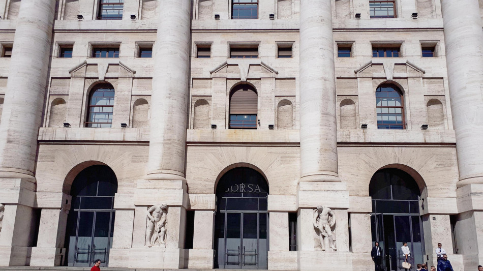 Borsa: Milano chiude pesante (-1,74%), gi&ugrave; Stellantis