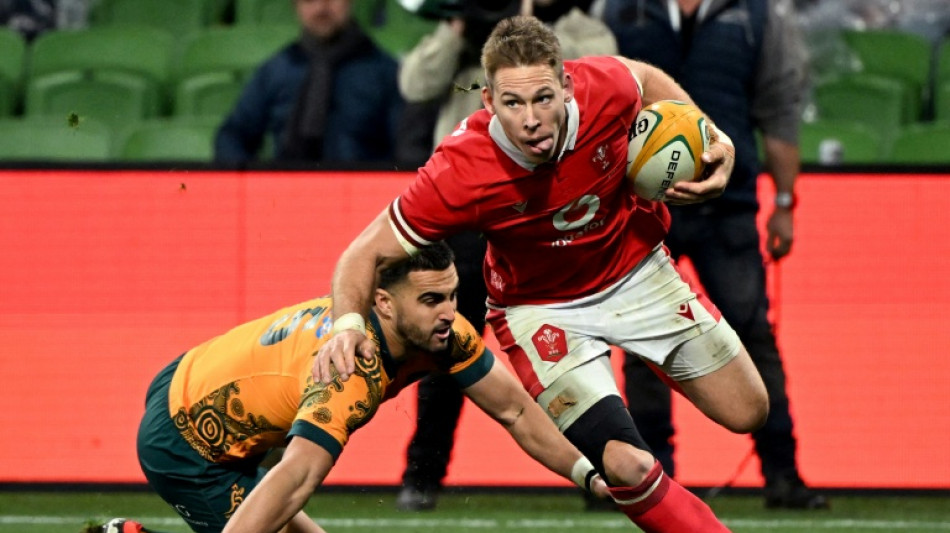 Welsh full-back Williams retires from international rugby