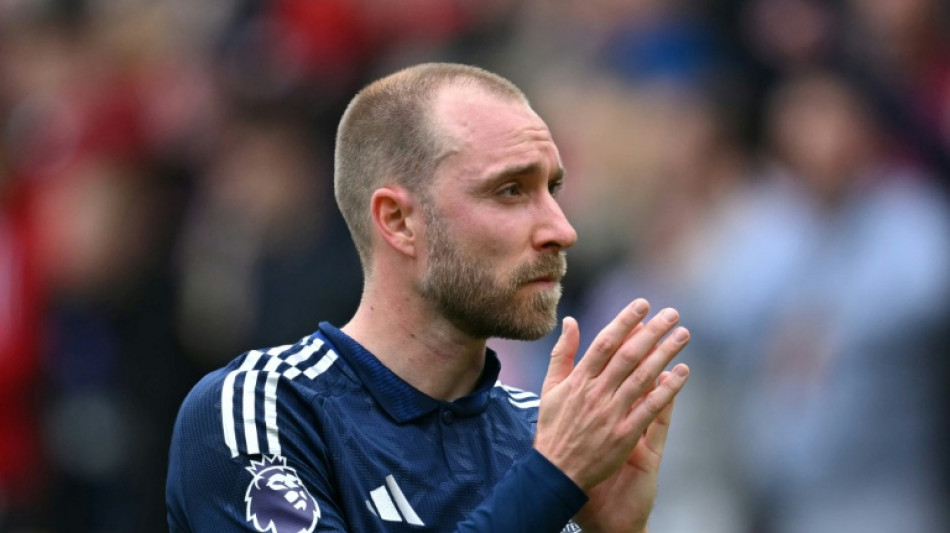 Christian Eriksen assina com Wolfsburg