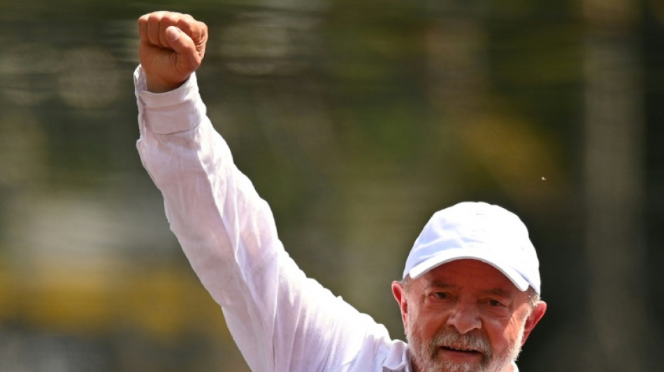 Pr&eacute;sidentielle au Br&eacute;sil: Lula dit &ecirc;tre "s&ucirc;r" de gagner
