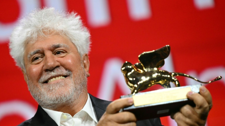 Almodovar, Lion d'or &agrave; Venise pour son 1er film am&eacute;ricain, d&eacute;fend le suicide assist&eacute;