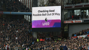 Torcedores da Premier League aprovam extin&ccedil;&atilde;o do VAR, segundo pesquisa