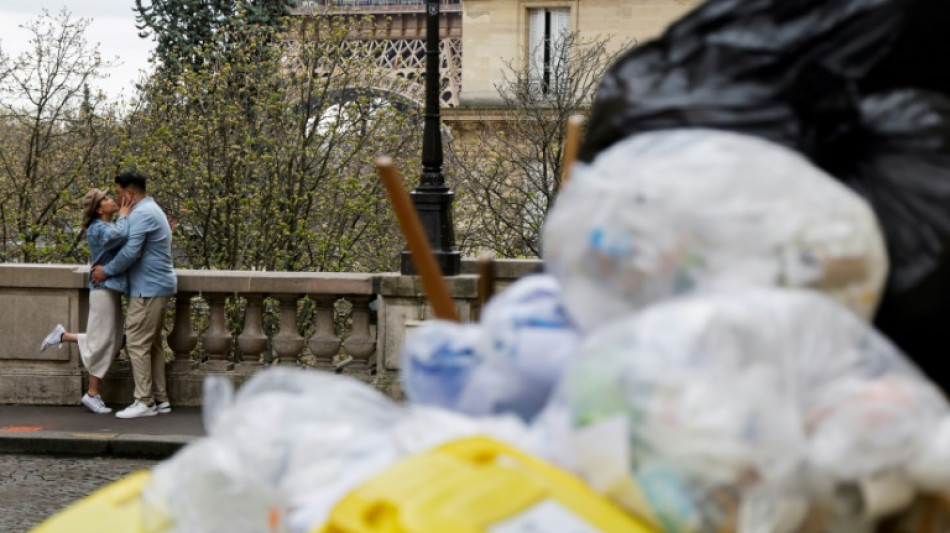 La presi&oacute;n se acent&uacute;a en Francia sobre Macron por la pol&eacute;mica reforma de las pensiones