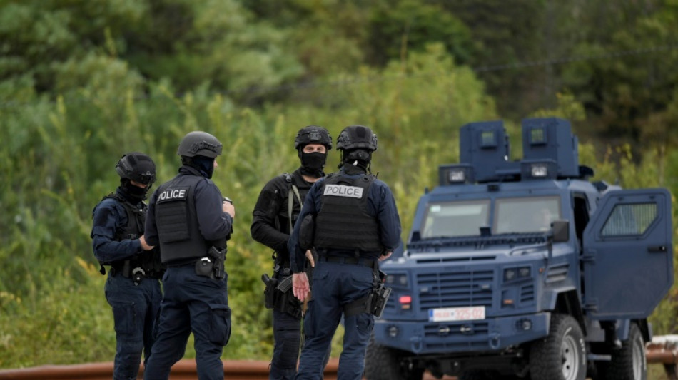 Kosovo: deuil national et "op&eacute;rations de recherche" apr&egrave;s la mort d'un policier