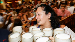 Urteil: Gro&szlig;e Festzelte auf Oktoberfest d&uuml;rfen vorl&auml;ufig vergeben werden