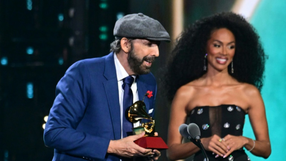 Dominicano Juan Luis Guerra &eacute; o grande vencedor do Grammy Latino