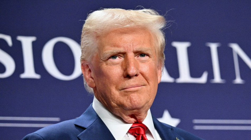 Trump assina decreto para retirar a 'ideologia transg&ecirc;nero' do Ex&eacute;rcito