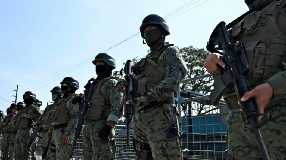Massacre carcer&aacute;rio deixa 31 mortos no Equador e medo aumenta nas ruas