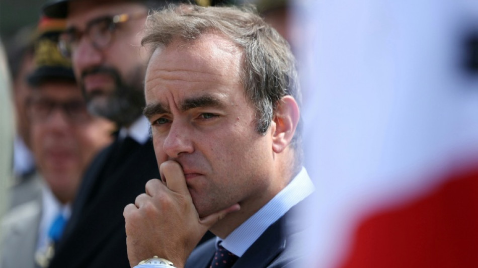 Macron nomme un proche, S&eacute;bastien Lecornu, &agrave; Matignon, un pari &agrave; haut risque
