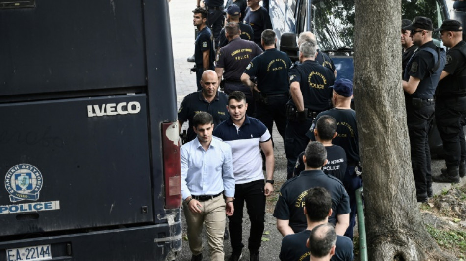 Sete jovens s&atilde;o condenados &agrave; pris&atilde;o perp&eacute;tua na Gr&eacute;cia por matarem um torcedor