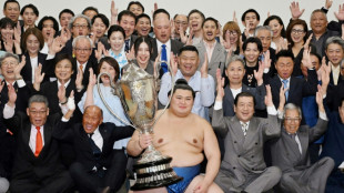 Sumo set to name new grand champion in record time