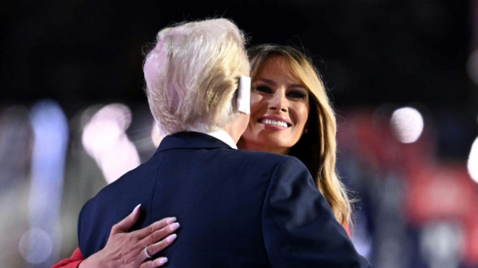 Melania Trump sai do sil&ecirc;ncio para promover sua autobiografia