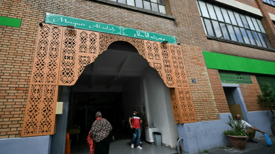 Las cabezas de cerdos halladas frente a mezquitas en Francia habrían sido colocadas por extranjeros