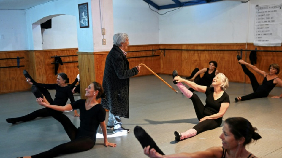 Una chilena desaf&iacute;a sus 100 a&ntilde;os con la cadencia del ballet