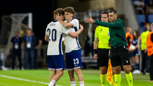 Meio-campista Tyler Morton deixa Liverpool e assina com Lyon