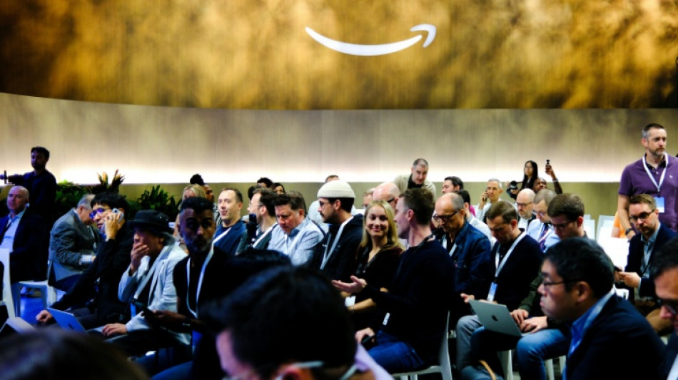 Amazon anuncia corte de 14.000 postos de trabalho