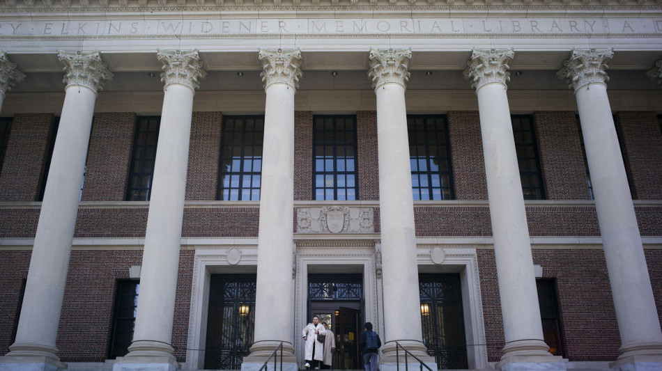 Trump minaccia Harvard con divieto iscrizione studenti stranieri