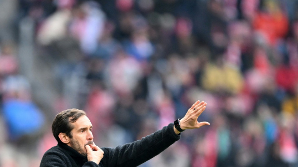 Freiburg verl&auml;ngert vorzeitig mit Trainer Schuster