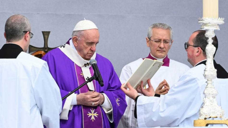 Papst Franziskus feiert Freiluftmesse vor tausenden Gl&auml;ubigen in Malta