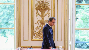 French PM faces parliament in political crisis