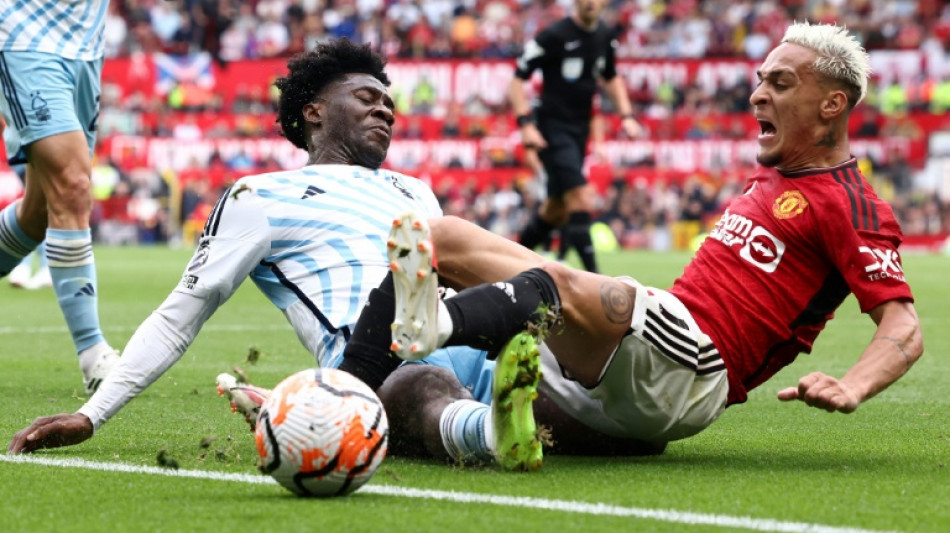 Manchester United anuncia que est&aacute; levando 'muito a s&eacute;rio' acusa&ccedil;&atilde;o de agress&atilde;o contra Antony